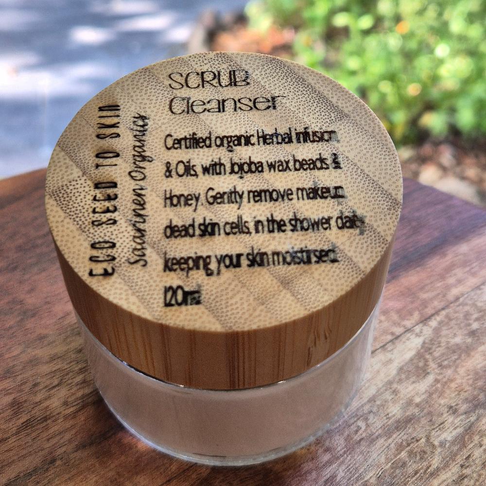 SCRUB CLEANSER - Cleans & moisturises your face